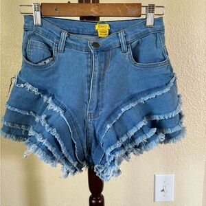 Daisy ruffled leg shorts